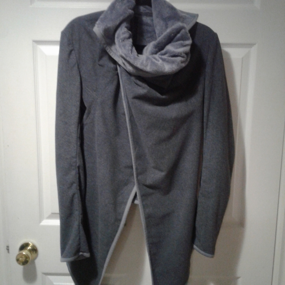 Lululemon Presence Of Mind Wrap 6/8 Small/Medium - Picture 7 of 13